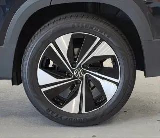 Volkswagen Taos 2023 AWD SE 4Motion 4p SUV