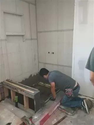TILE & SHOWERS REMODELACIÓN