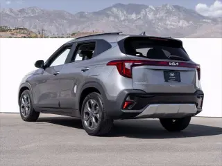 Kia Seltos 2024 S 4dr SUV