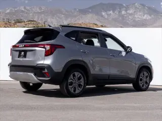 Kia Seltos 2024 S 4dr SUV