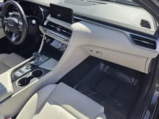 Genesis G70 2024 2.5T Estándar 4p Sedan