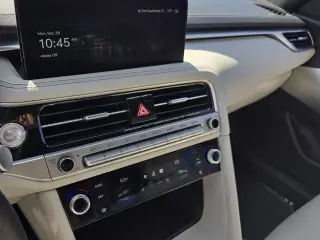 Genesis G70 2024 2.5T Estándar 4p Sedan