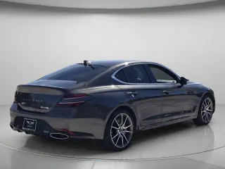 Genesis G70 2024 2.5T Estándar 4p Sedan