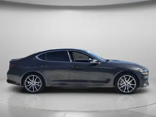 Genesis G70 2024 2.5T Estándar 4p Sedan
