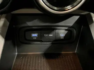Hyundai VENUE 2023 SEL 4dr Crossover