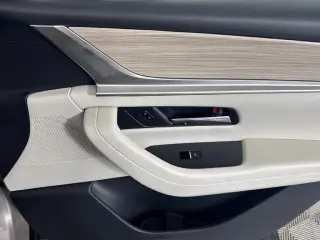 Mazda CX-90 Plug-in Hybrid 2025 AWD Premium Plus 4dr SUV