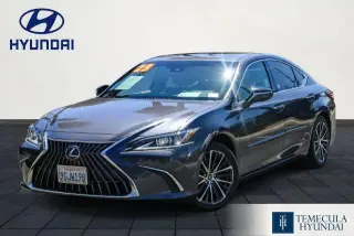 Sedán Lexus ES 350 2023 de 4 puertas