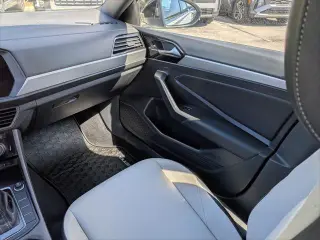 Volkswagen Jetta 2021 Línea R 4p Sedan 8A