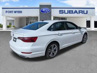 Volkswagen Jetta 2021 Línea R 4p Sedan 8A