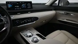 Genesis GV70 2022 AWD 2.5T Estándar 4p SUV