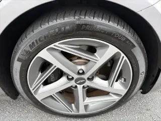 Genesis G80 2024 Tracción en las cuatro ruedas 2.5T 4p Sedan