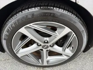 Genesis G80 2024 Tracción en las cuatro ruedas 2.5T 4p Sedan