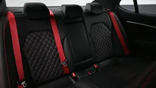 Genesis G70 2023 3.3T Estándar 4p Sedán