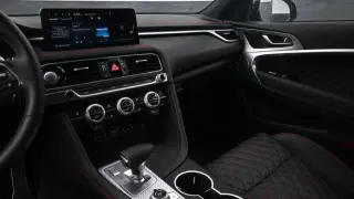 Genesis G70 2023 3.3T Estándar 4p Sedán