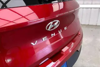Hyundai VENUE 2025 SEL 4p Crossover