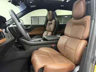 Lincoln Aviator 2023 AWD Reserve 4dr SUV