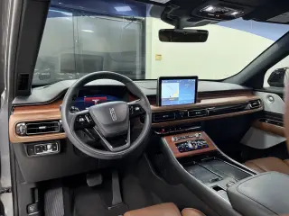 Lincoln Aviator 2023 AWD Reserve 4dr SUV