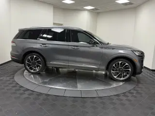 Lincoln Aviator 2023 AWD Reserve 4dr SUV