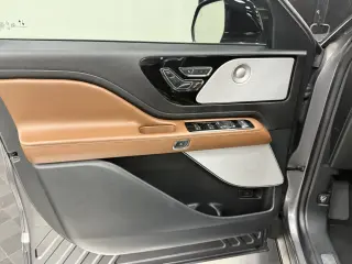 Lincoln Aviator 2023 AWD Reserve 4dr SUV