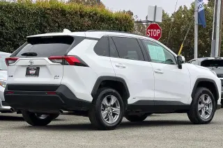 Toyota RAV4 Hybrid 2025 AWD XLE 4dr SUV
