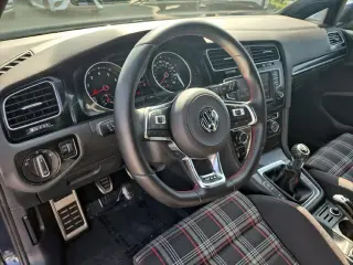 Volkswagen Golf GTI 2017 S 4dr Hatchback 6M