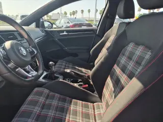Volkswagen Golf GTI 2017 S 4dr Hatchback 6M