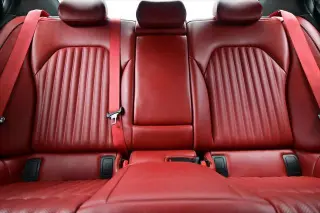 Genesis G70 2023 2.0T 4dr Sedán