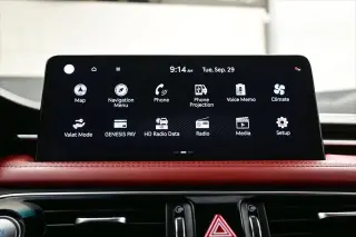 Genesis G70 2023 2.0T 4dr Sedán