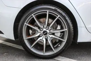 Genesis G70 2025 2.5T Estándar 4p Sedan