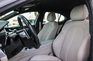 Genesis G70 2025 2.5T Estándar 4p Sedan