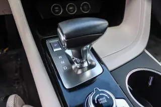 Genesis G70 2025 2.5T Estándar 4p Sedan