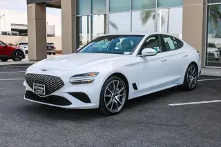 Genesis G70 2025 2.5T Estándar 4p Sedan