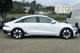 Hyundai IONIQ 6 2025 SE Standard Range 4dr Sedán