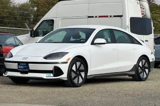 Hyundai IONIQ 6 2025 SE Standard Range 4dr Sedán