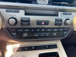 Lexus ES 350 2017 4p Sedana