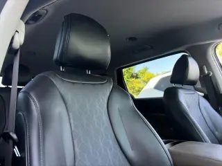 Kia Carnival Hybrid 2026 LXS 4dr Mini-Van