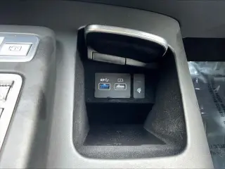 Genesis GV70 2025 AWD 2.5T Estándar 4p SUV