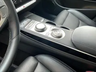 Genesis GV70 2025 AWD 2.5T Estándar 4p SUV