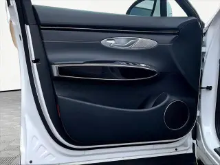 Genesis GV70 2025 AWD 2.5T Estándar 4p SUV