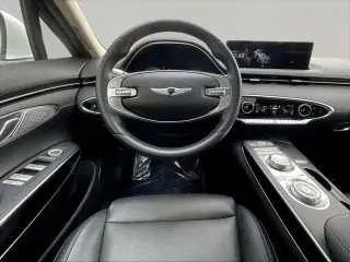 Genesis GV70 2025 AWD 2.5T Estándar 4p SUV