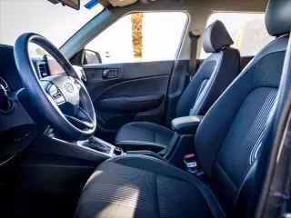 Hyundai VENUE 2024 Limited 4dr Crossover