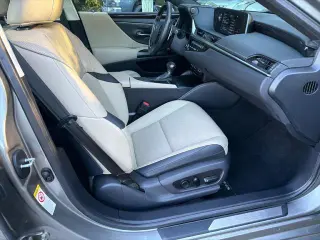 Lexus ES 350 2019 F SPORT 4dr Sedán
