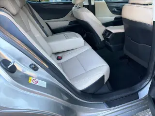Lexus ES 350 2019 F SPORT 4dr Sedán