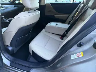 Lexus ES 350 2019 F SPORT 4dr Sedán