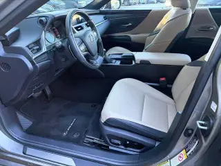 Lexus ES 350 2019 F SPORT 4dr Sedán
