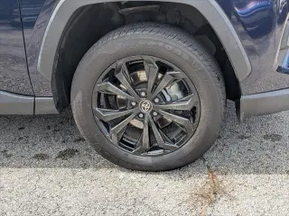 Toyota RAV4 Híbrido 2023 AWD XLE Premium SUV 4 puertas