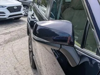 Toyota RAV4 Híbrido 2023 AWD XLE Premium SUV 4 puertas