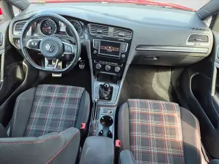 Volkswagen Golf GTI 2017 S 4p Hatchback 6M