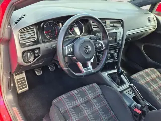 Volkswagen Golf GTI 2017 S 4p Hatchback 6M