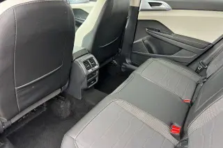 Volkswagen Taos 2025 SE 4p SUV
